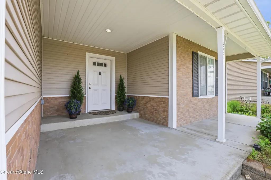 9571 N Macie Loop Hayden ID 83835