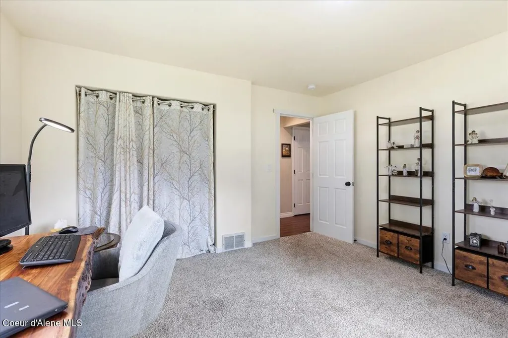 3061 E Lancaster Road Hayden ID 83835