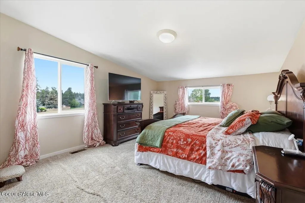 3061 E Lancaster Road Hayden ID 83835