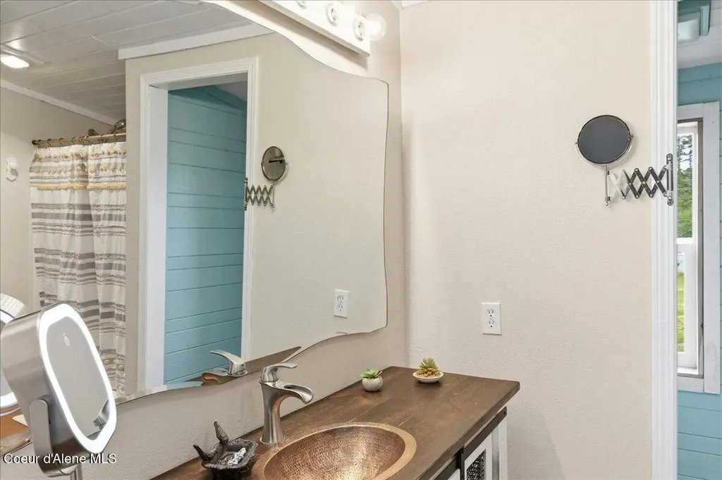 3061 E Lancaster Road Hayden ID 83835