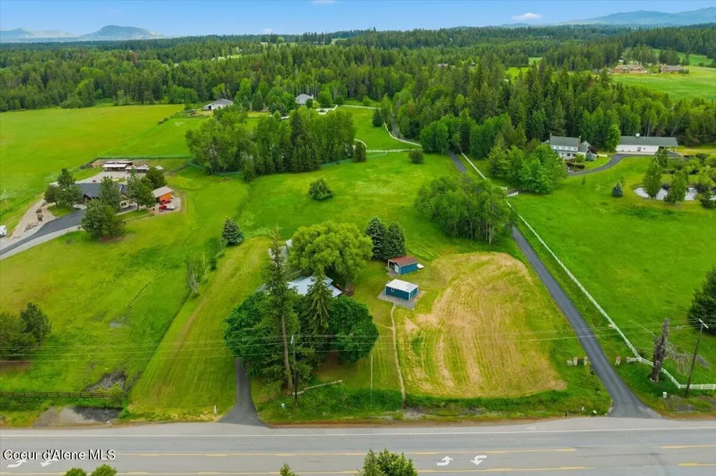 3061 E Lancaster Road Hayden ID 83835