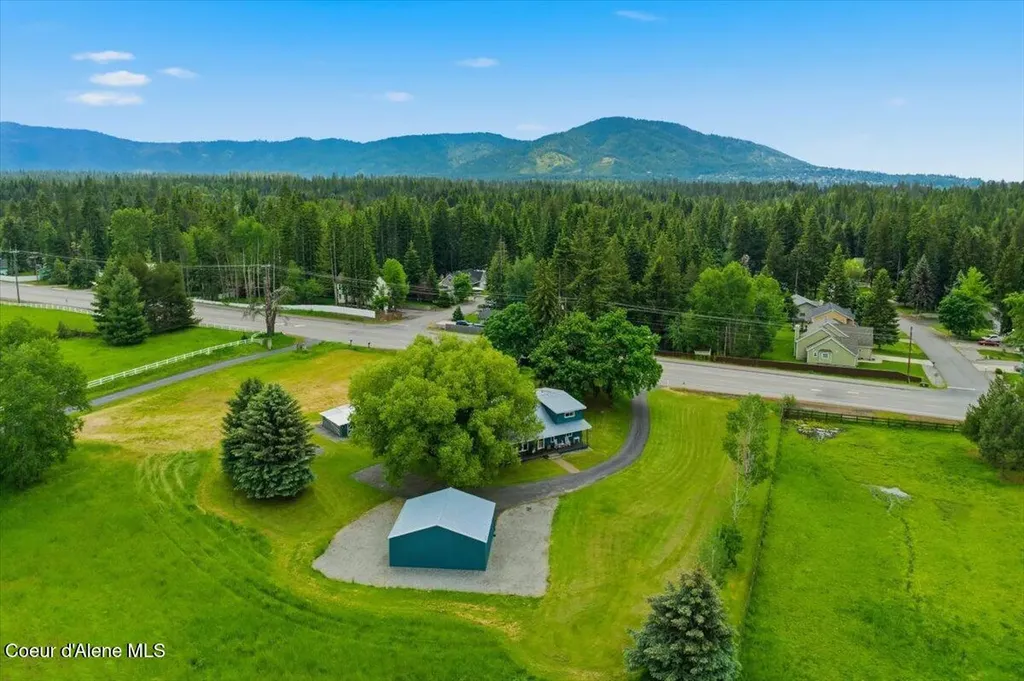 3061 E Lancaster Road Hayden ID 83835