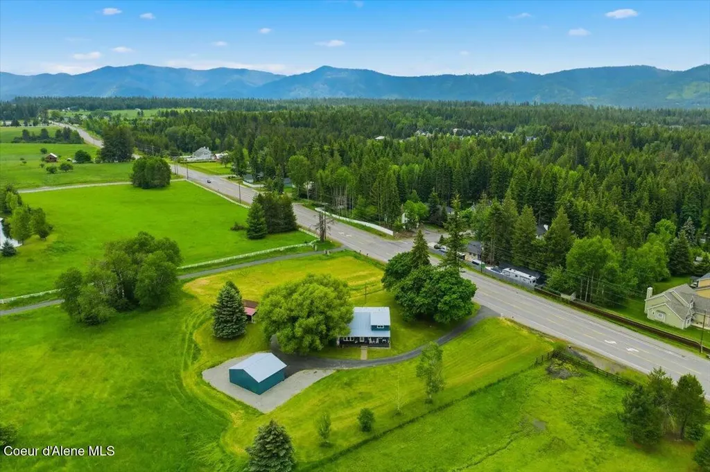 3061 E Lancaster Road Hayden ID 83835