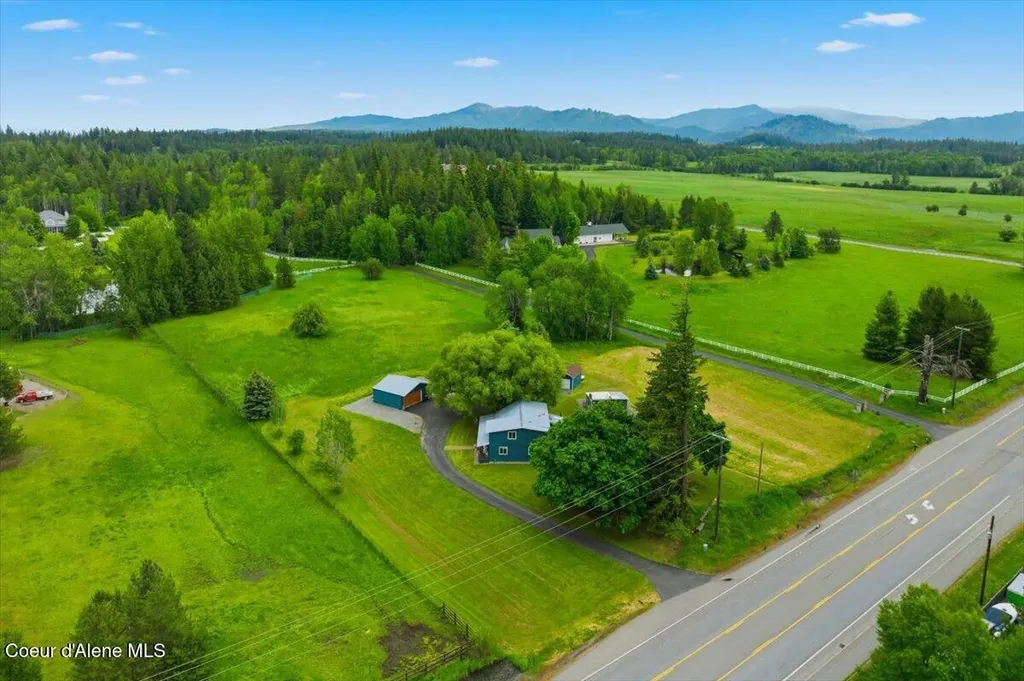 3061 E Lancaster Road Hayden ID 83835