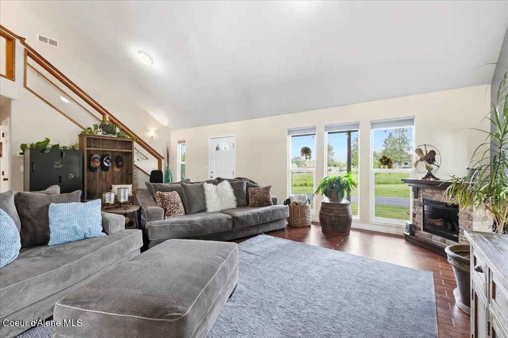 3061 E Lancaster Road Hayden ID 83835