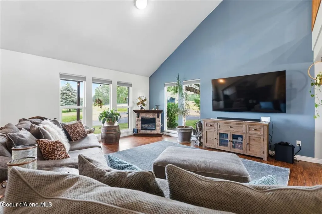 3061 E Lancaster Road Hayden ID 83835