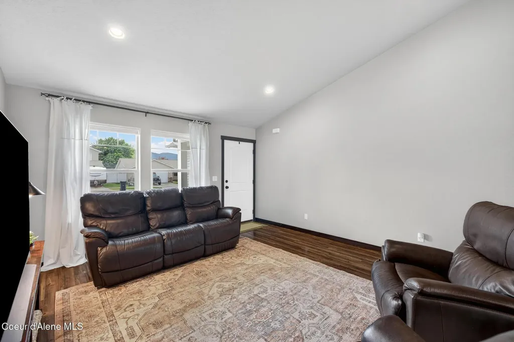1487 E Yellowstone Avenue Post Falls ID 83854