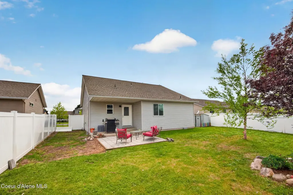 1487 E Yellowstone Avenue Post Falls ID 83854