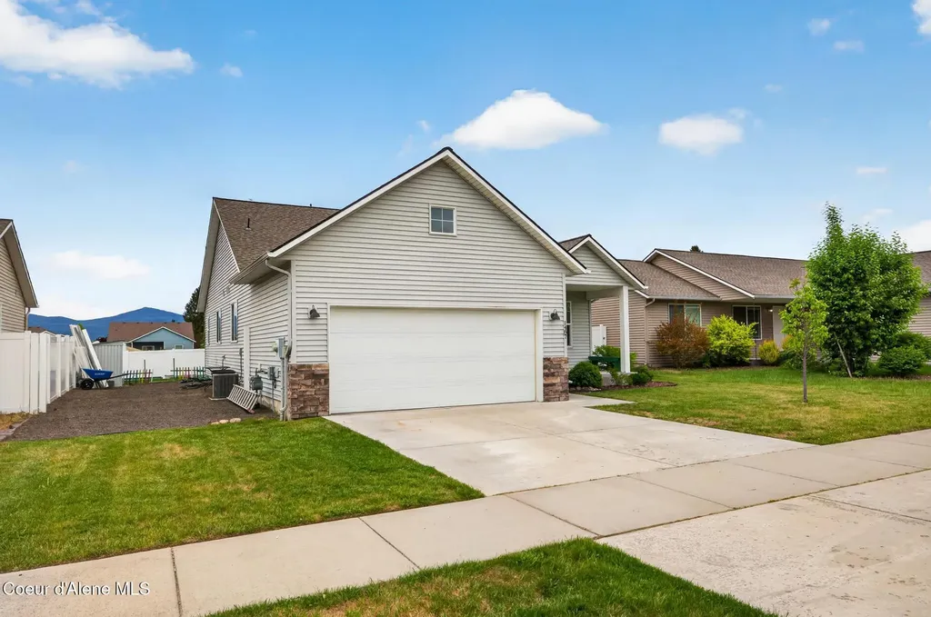 1487 E Yellowstone Avenue Post Falls ID 83854