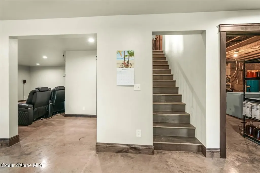 15 Sandi Lane Heron MT 59844