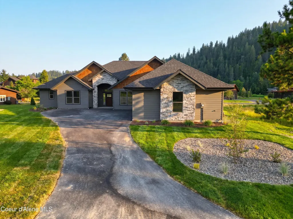 86 Marie Victoria Court Sandpoint ID 83864