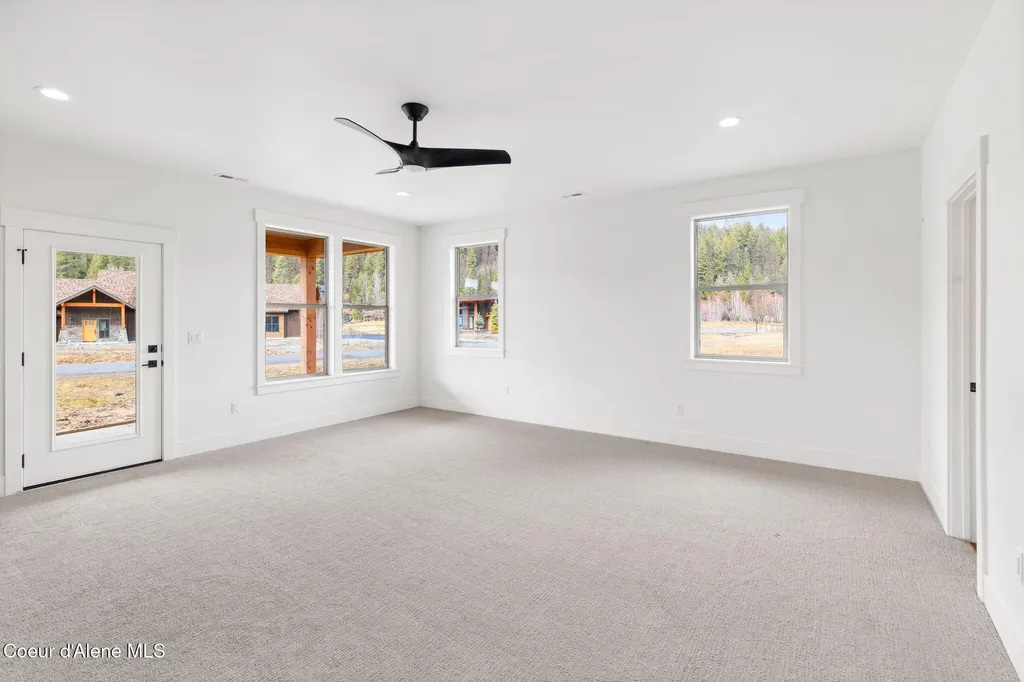 86 Marie Victoria Court Sandpoint ID 83864