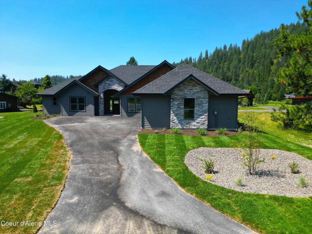 86 Marie Victoria Court Sandpoint ID 83864