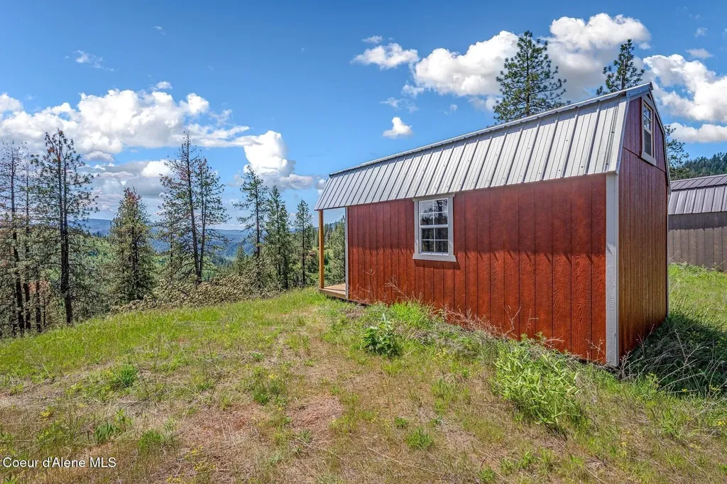 17 Acres Highway 3 St. Maries ID 83861