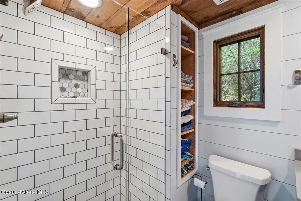1223 E Thistle Road Harrison ID 83833