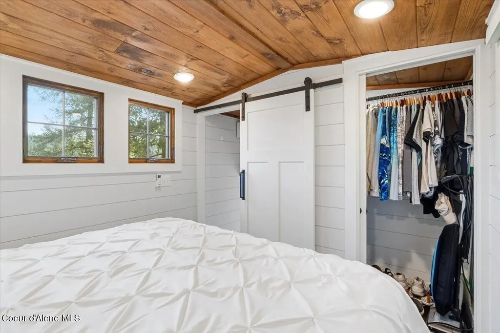 1223 E Thistle Road Harrison ID 83833