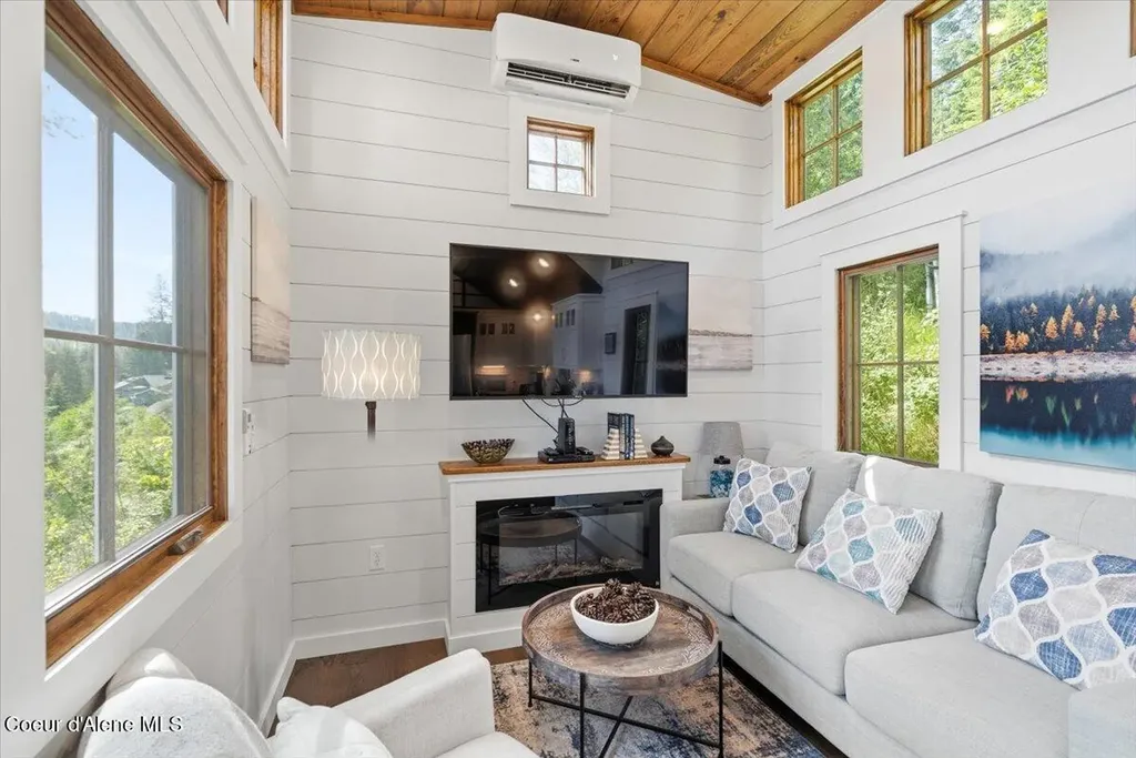 1223 E Thistle Road Harrison ID 83833