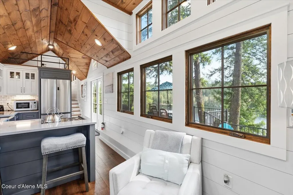 1223 E Thistle Road Harrison ID 83833