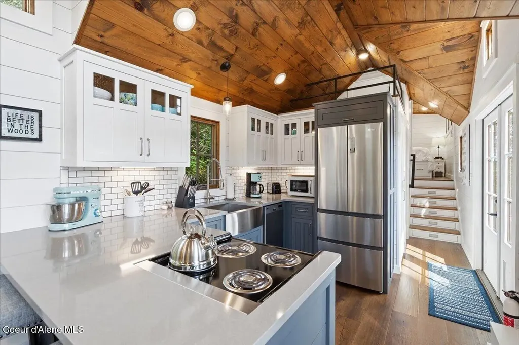1223 E Thistle Road Harrison ID 83833