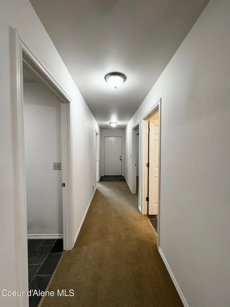200 Brittany Loop Kootenai ID 83840