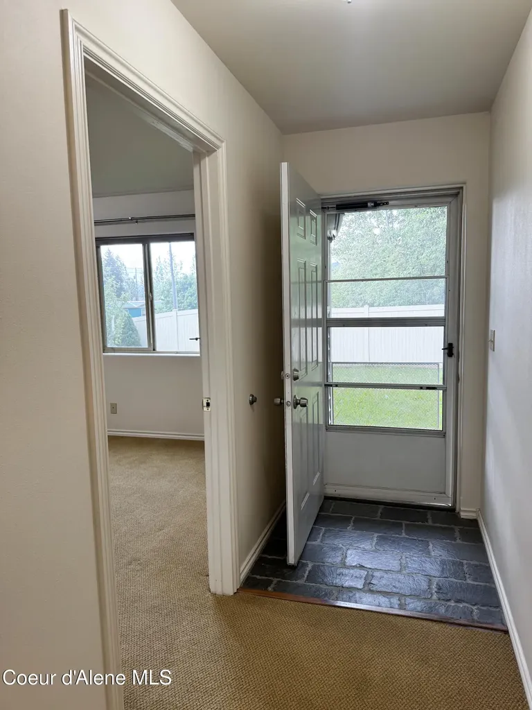 200 Brittany Loop Kootenai ID 83840