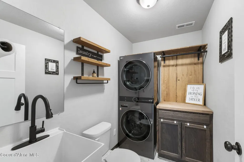 8902 N Mountainshire Road Post Falls ID 83854