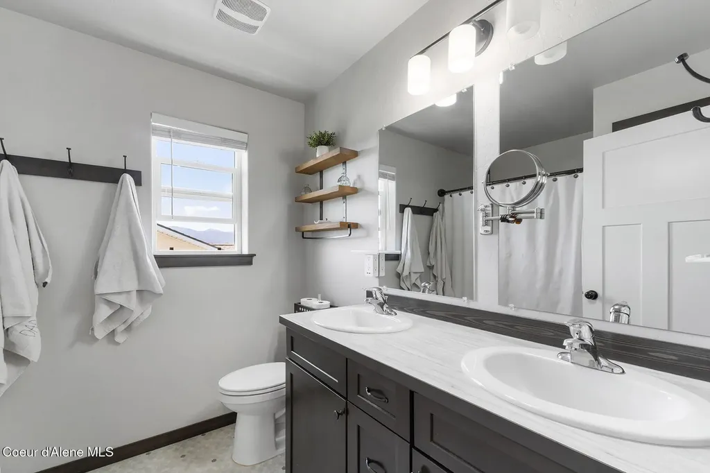 8902 N Mountainshire Road Post Falls ID 83854