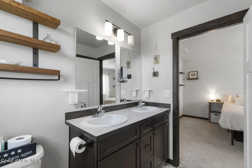 8902 N Mountainshire Road Post Falls ID 83854