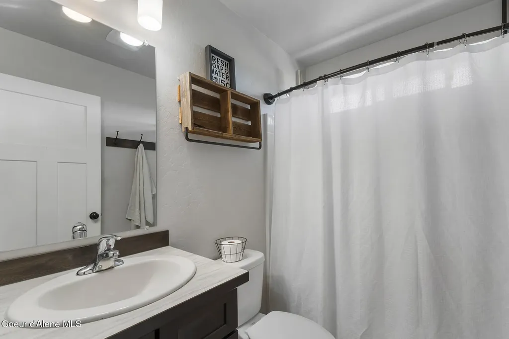 8902 N Mountainshire Road Post Falls ID 83854