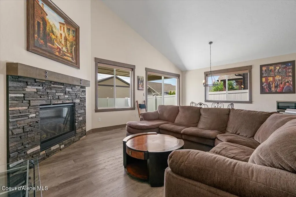 940 W Wayward Circle Post Falls ID 83854