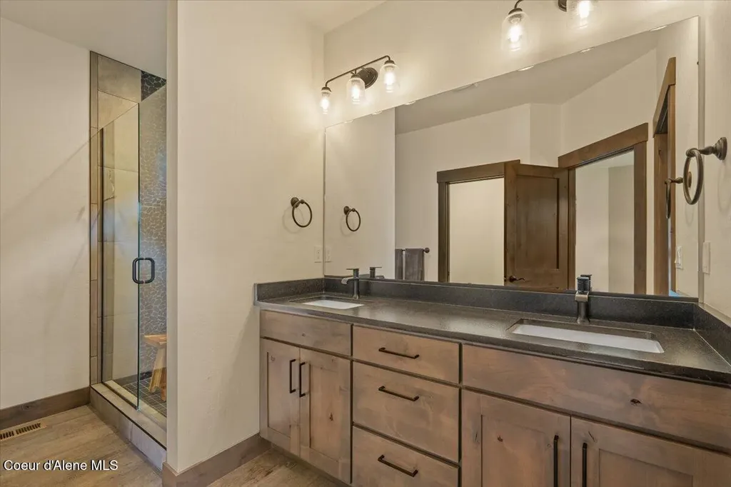 940 W Wayward Circle Post Falls ID 83854
