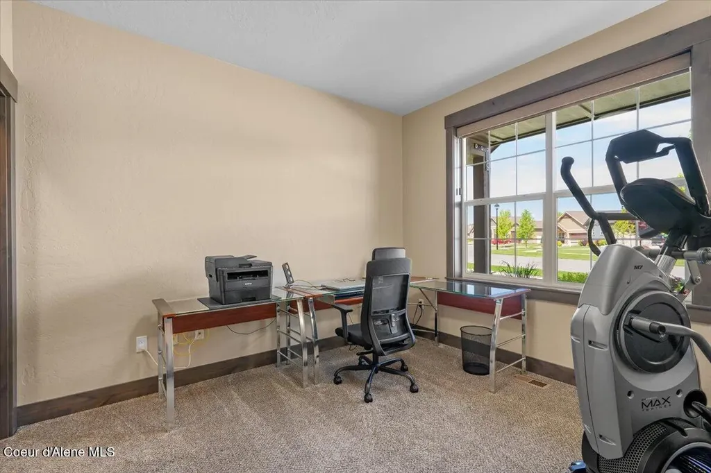 940 W Wayward Circle Post Falls ID 83854