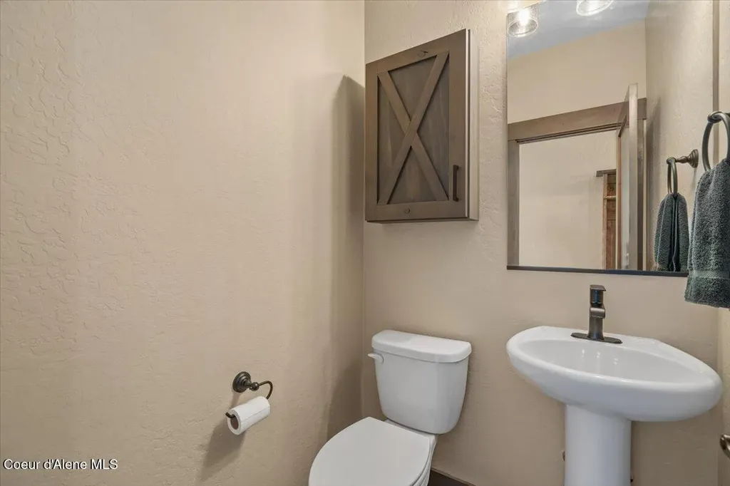 940 W Wayward Circle Post Falls ID 83854