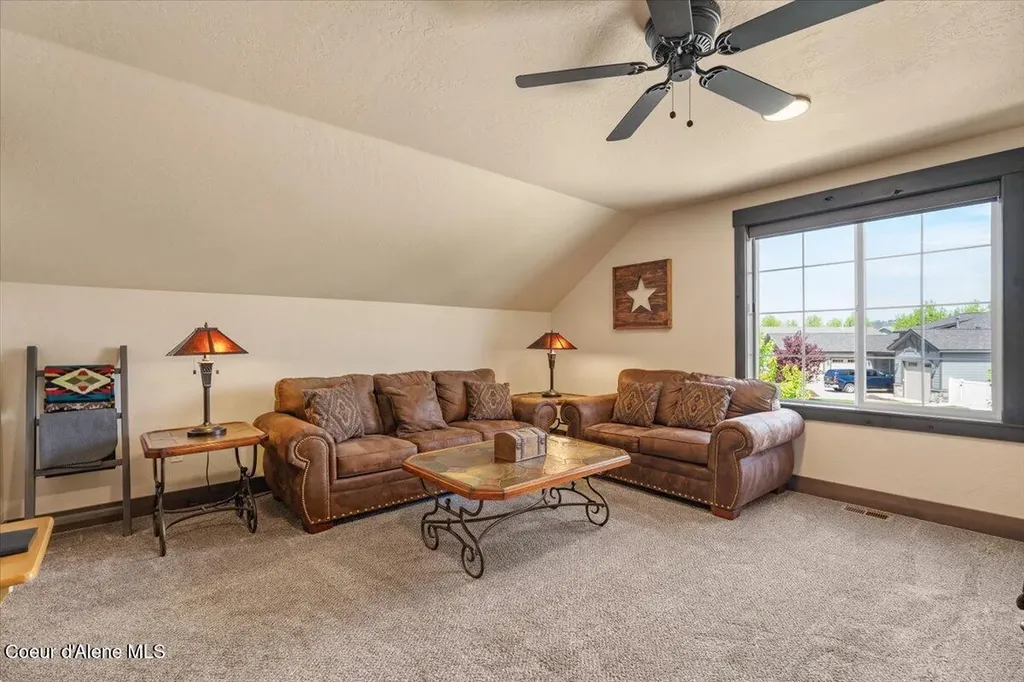 940 W Wayward Circle Post Falls ID 83854