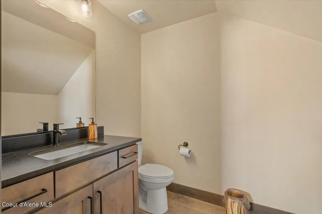 940 W Wayward Circle Post Falls ID 83854