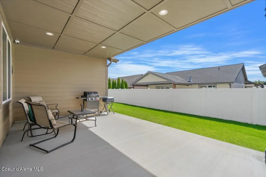 940 W Wayward Circle Post Falls ID 83854