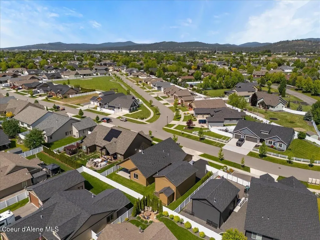 940 W Wayward Circle Post Falls ID 83854