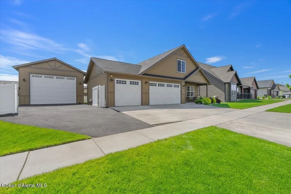 940 W Wayward Circle Post Falls ID 83854