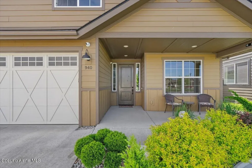 940 W Wayward Circle Post Falls ID 83854