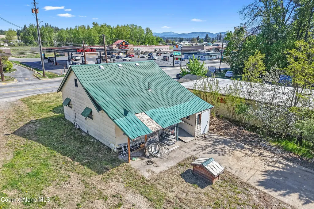 5518 Us-2 Priest River ID 83856