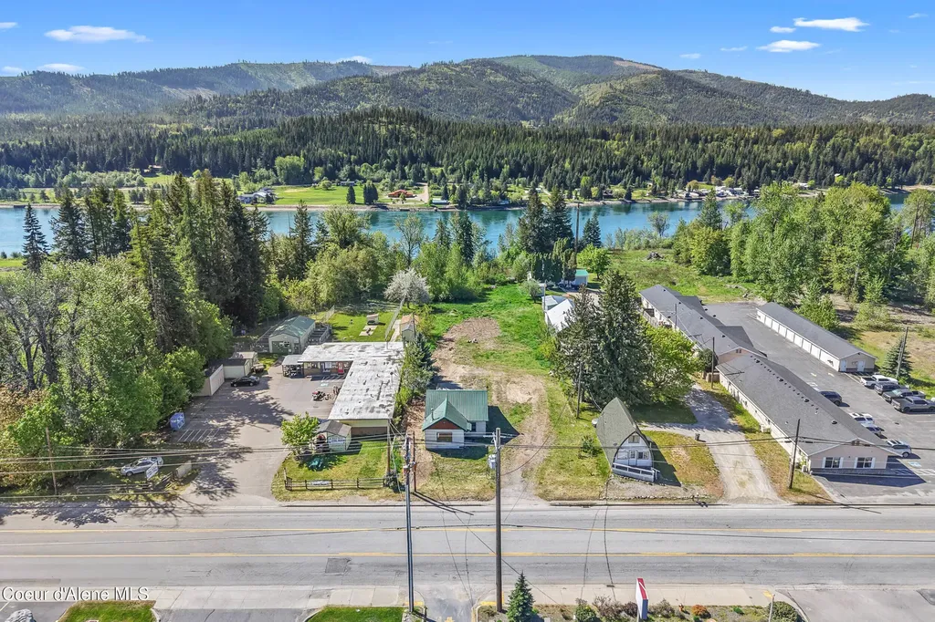 5518 Us-2 Priest River ID 83856