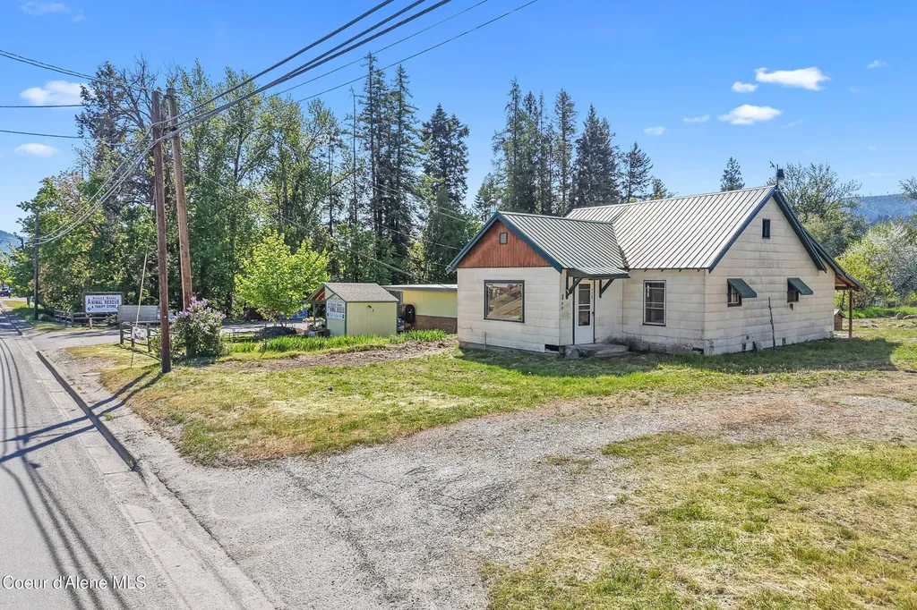 5518 Us-2 Priest River ID 83856
