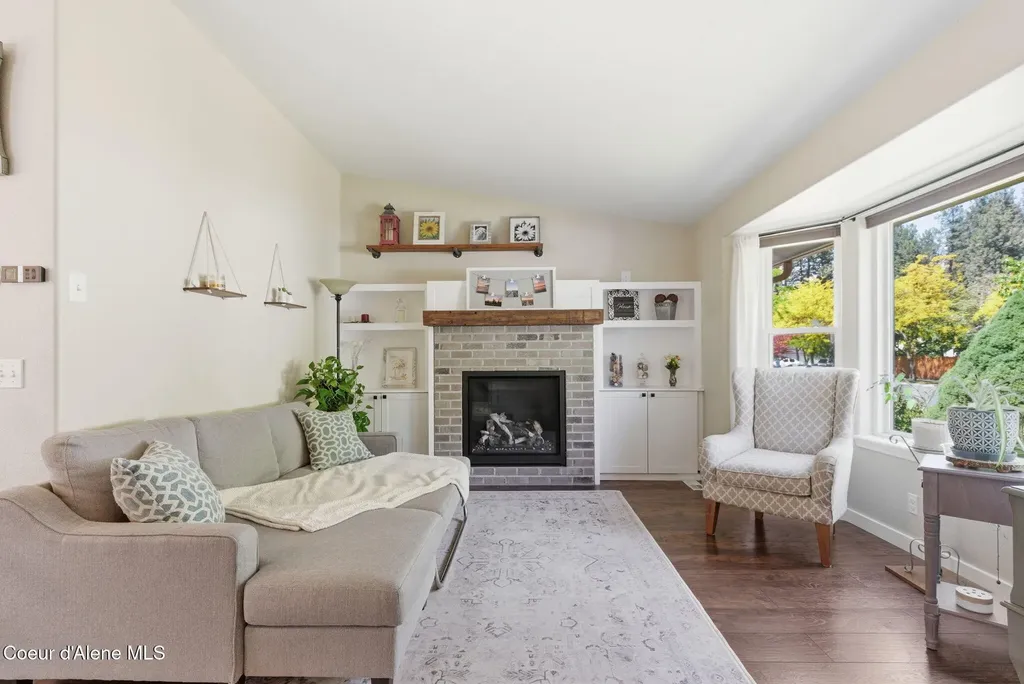5268 E Woodland Drive Post Falls ID 83854