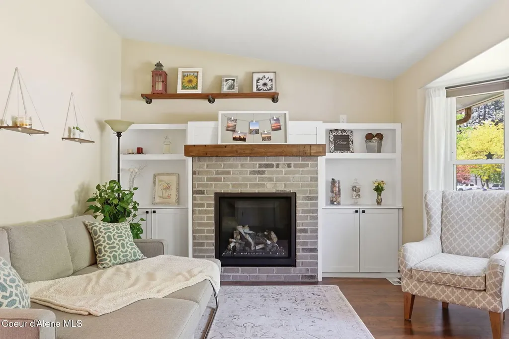 5268 E Woodland Drive Post Falls ID 83854