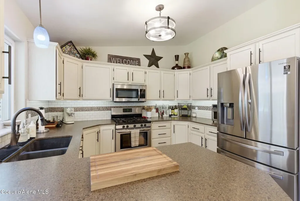 5268 E Woodland Drive Post Falls ID 83854