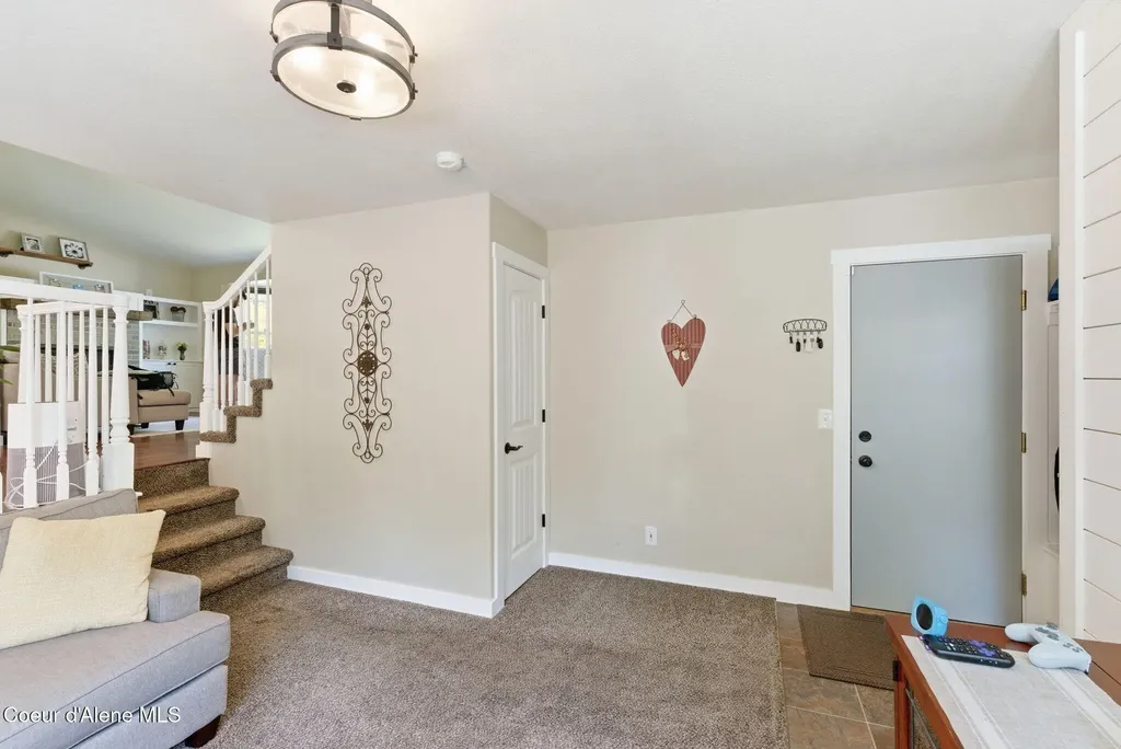 5268 E Woodland Drive Post Falls ID 83854