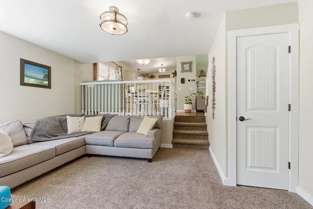 5268 E Woodland Drive Post Falls ID 83854