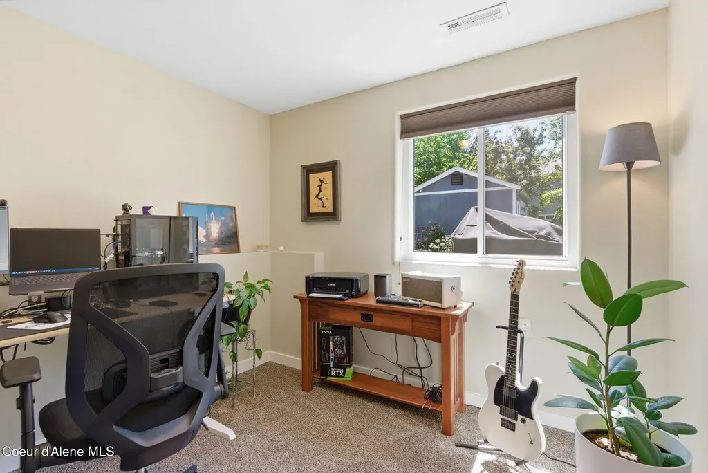 5268 E Woodland Drive Post Falls ID 83854