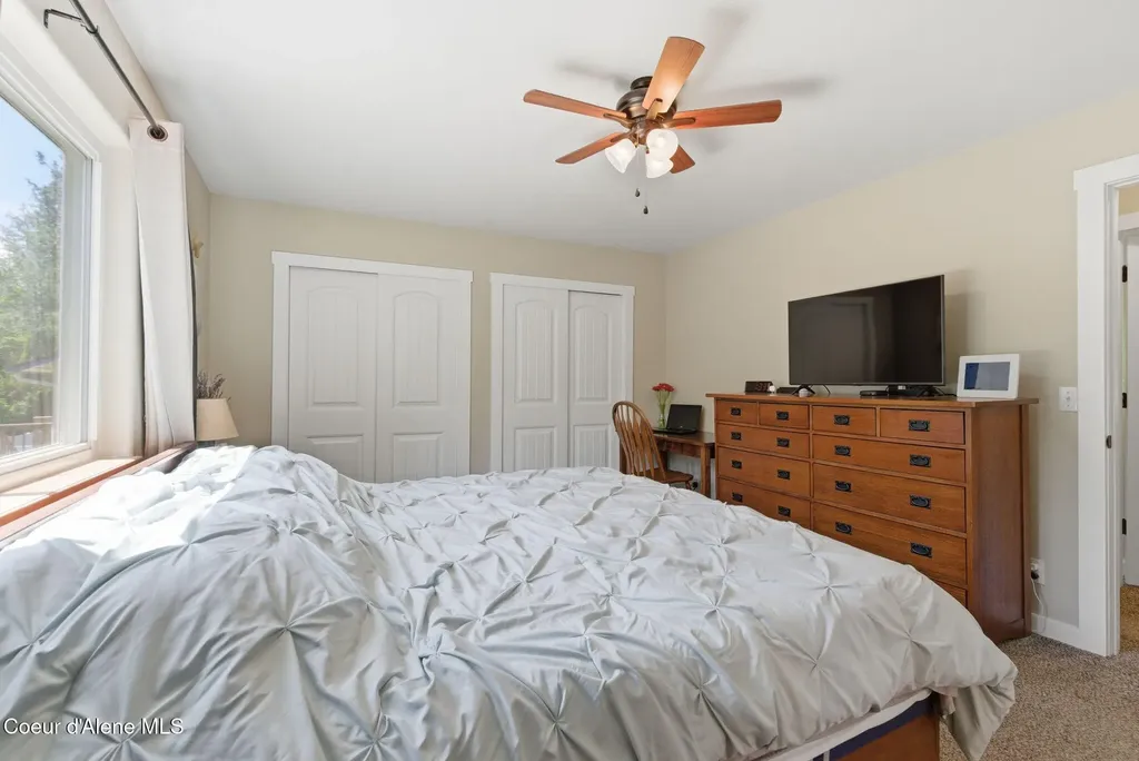 5268 E Woodland Drive Post Falls ID 83854