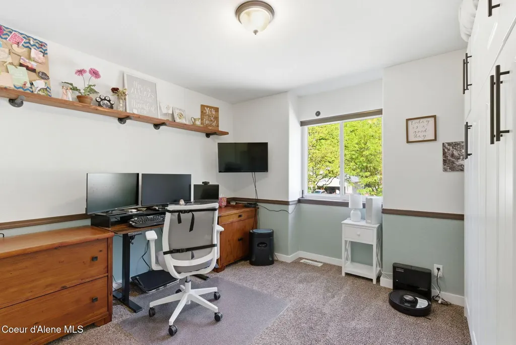 5268 E Woodland Drive Post Falls ID 83854